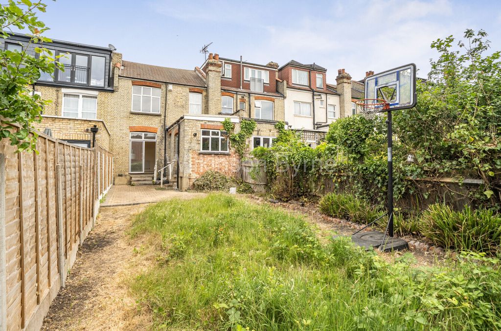 Property photo 2 of 12