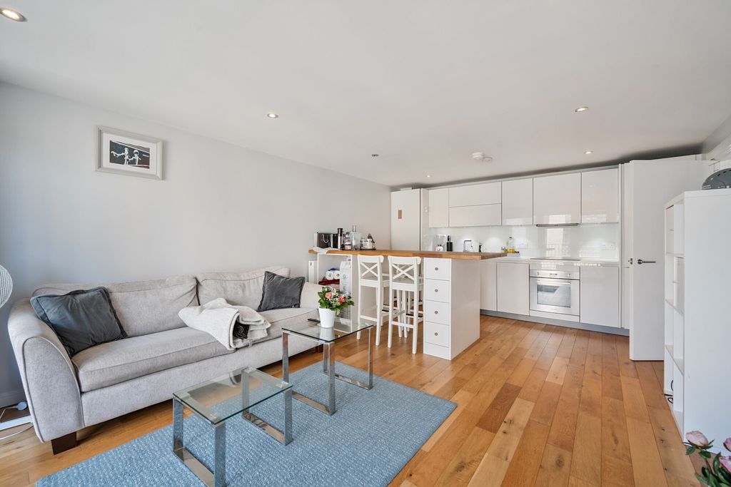 Property photo 3 of 21 1481072-10-6A3913...