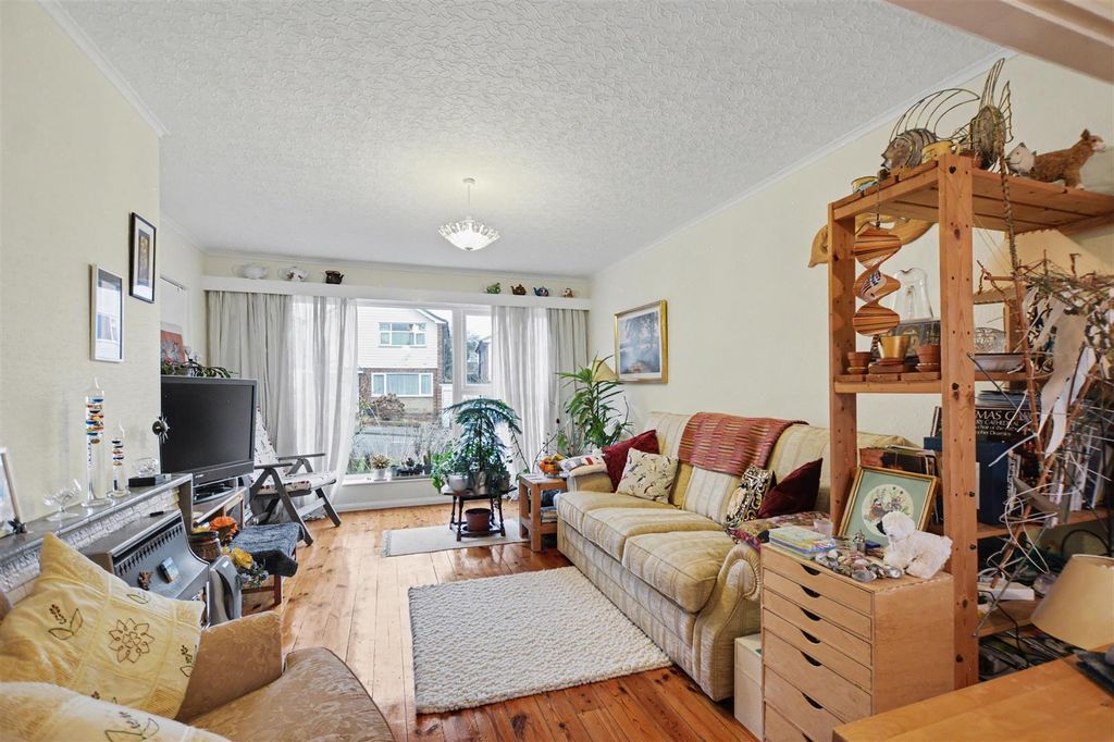 Property photo 2 of 27 Lounge Diner_1.Jpeg