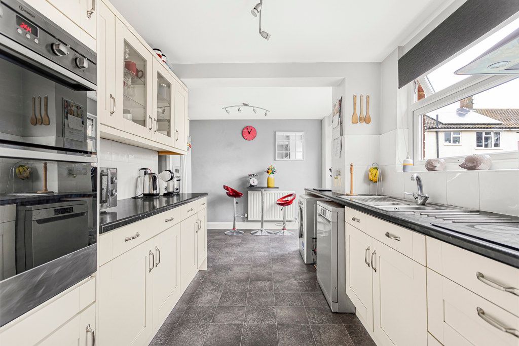 Property photo 3 of 14 Kitchen