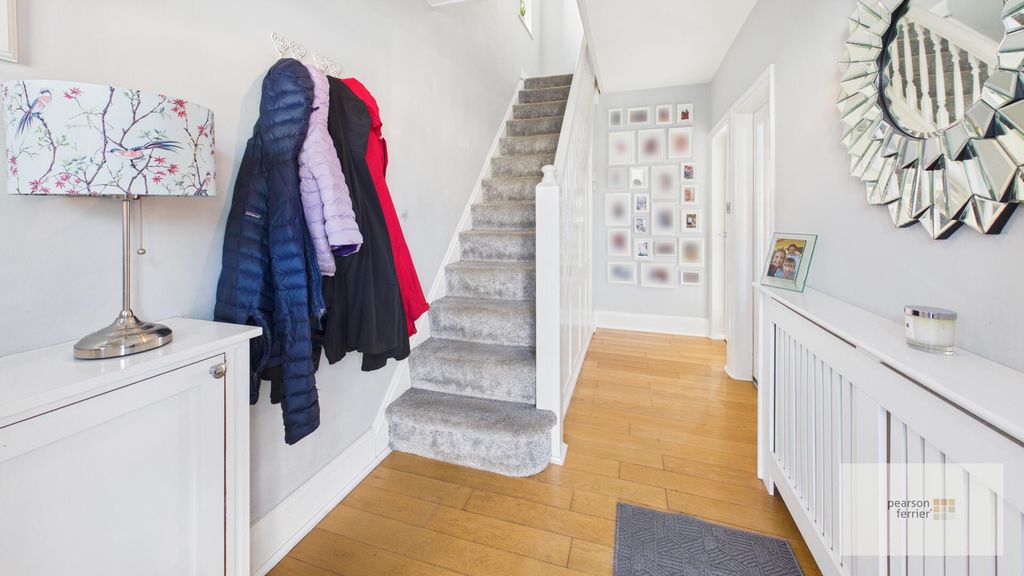 Property photo 2 of 19 Hallway