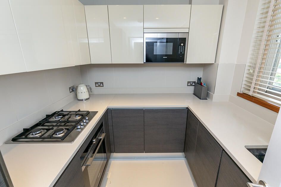 Property photo 3 of 12 Kitchen