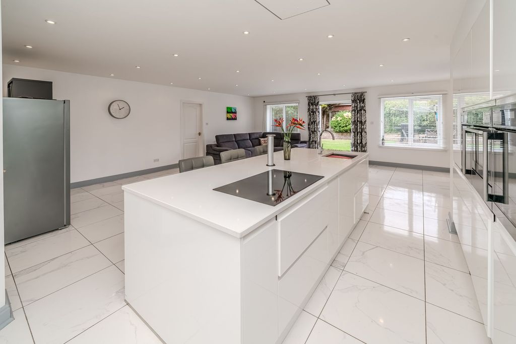 Property photo 2 of 47