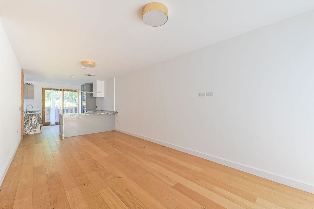 Property photo 2 of 29