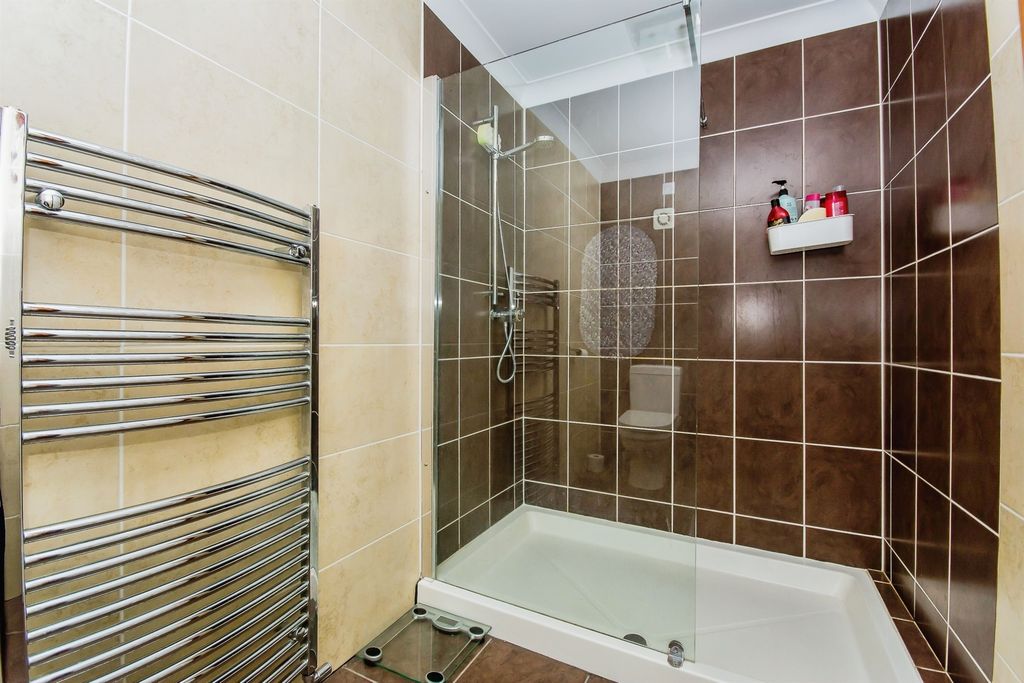Property photo 3 of 20