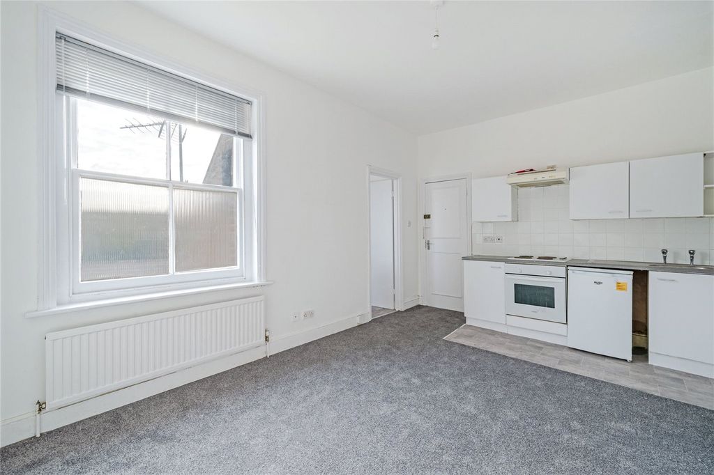 Property photo 2 of 12 Picture No. 05
