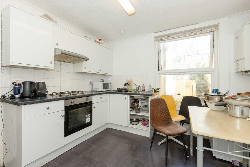 Property photo 3 of 10 Blatchington Rd_4.Jpg