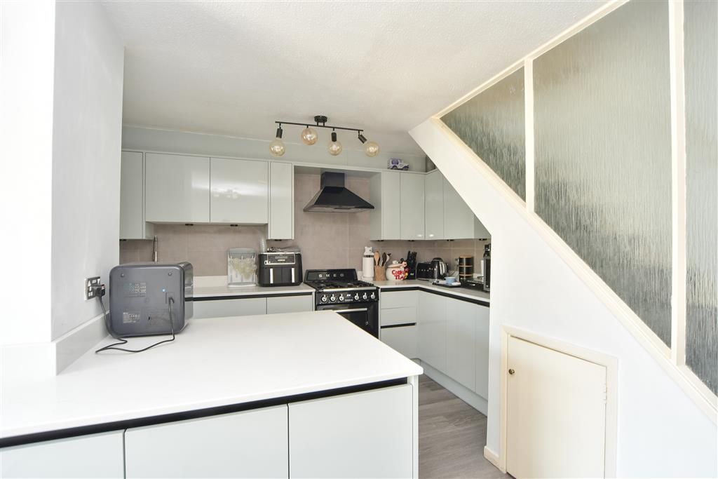 Property photo 3 of 9 Kitchen/ Dining Area