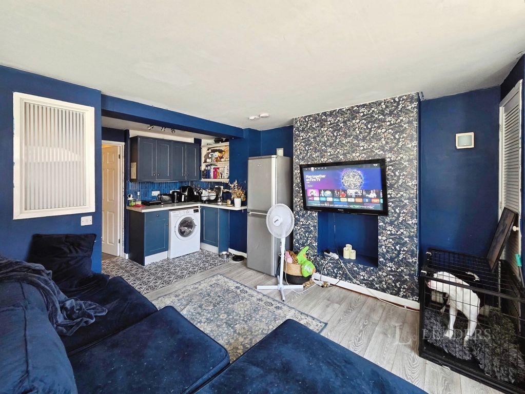 Property photo 3 of 6 Pbox-Img.Jpg