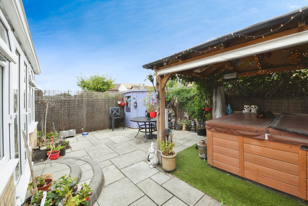 Property photo 2 of 17 Photo