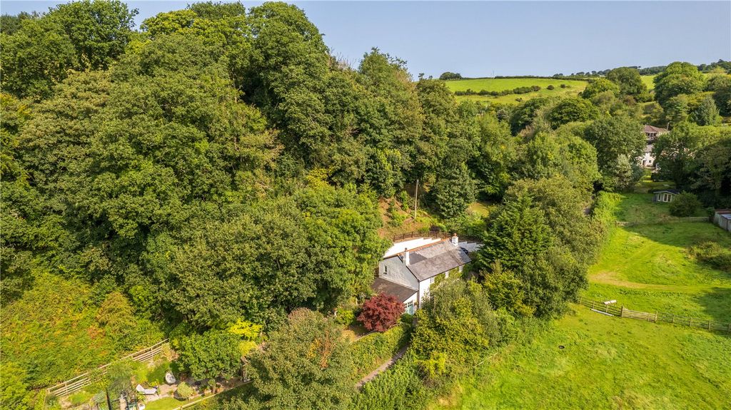 Property photo 2 of 45 Picture No. 21