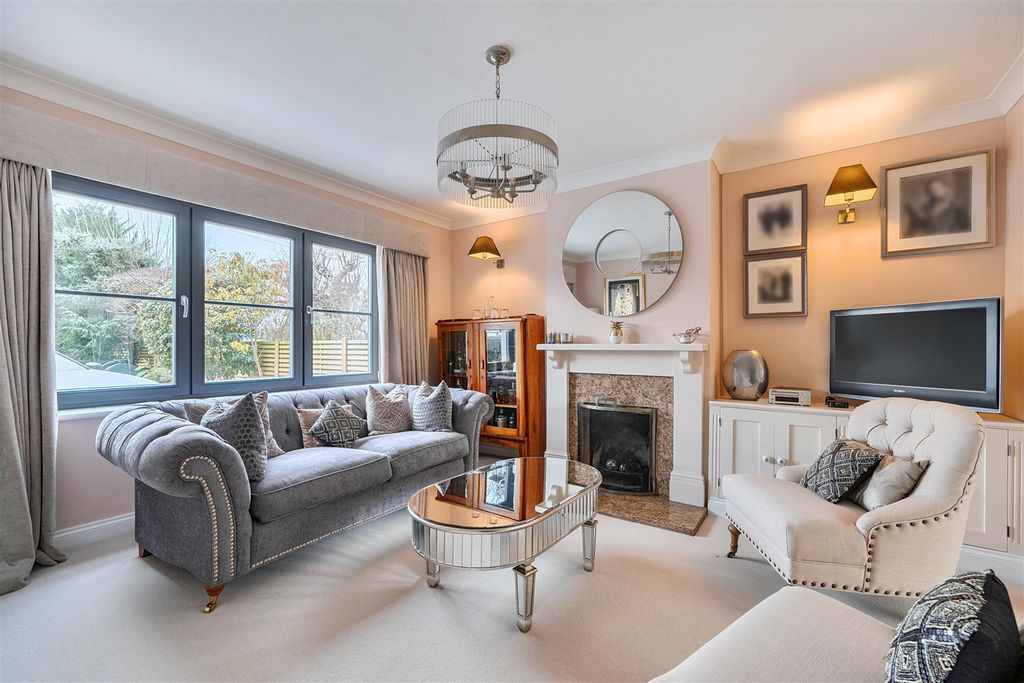 Property photo 2 of 36 Living Room