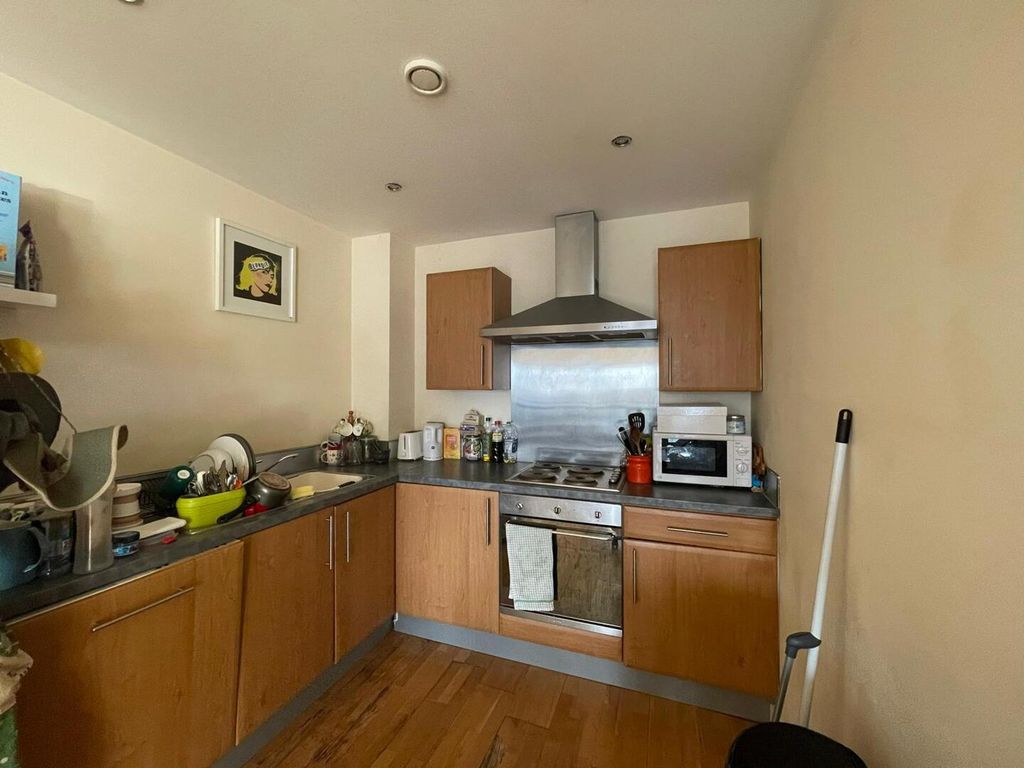 Property photo 3 of 6 Kitchen
