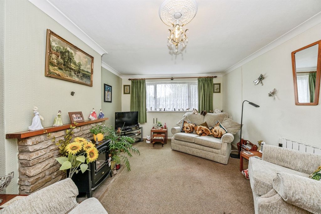Property photo 2 of 16