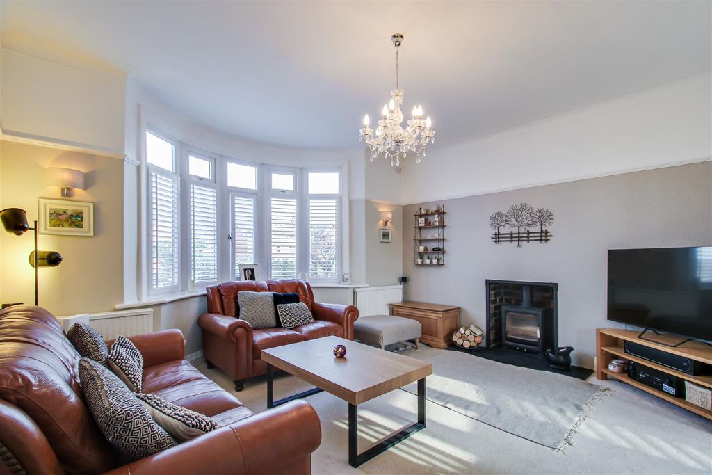 Additional image 6 of 5 bed detached house for saleValley Road, Dewsbury WF12