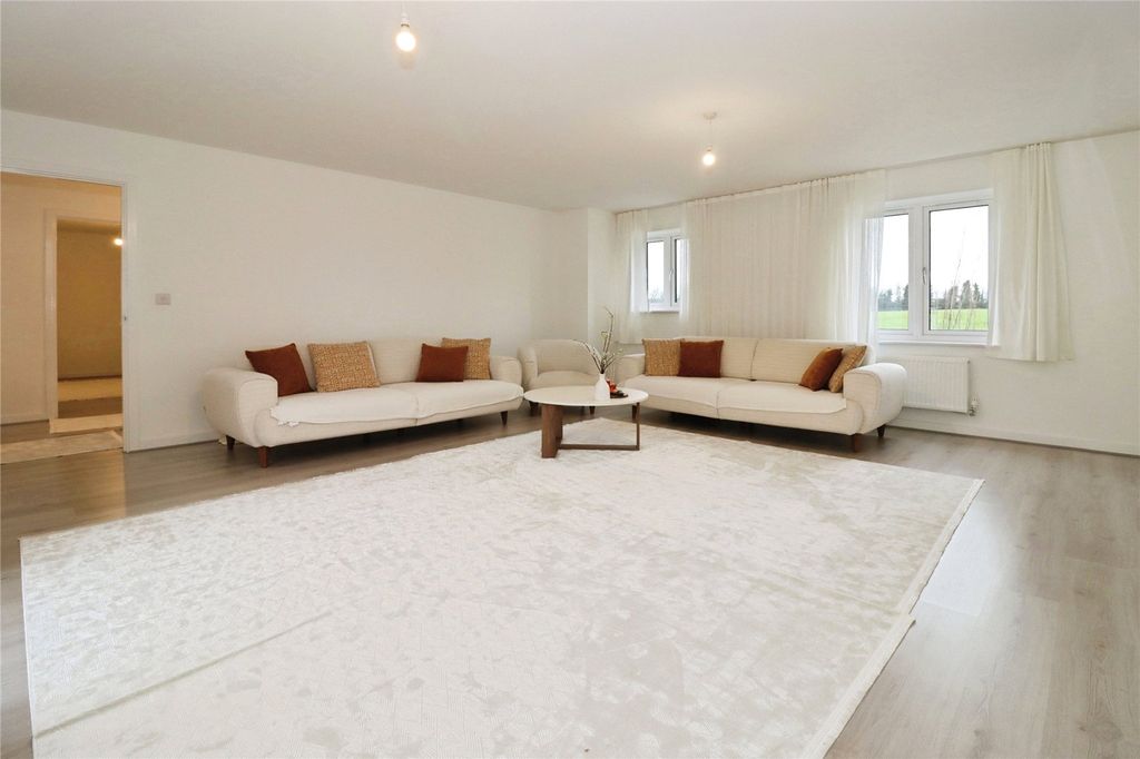 Property photo 2 of 22 Picture No. 12