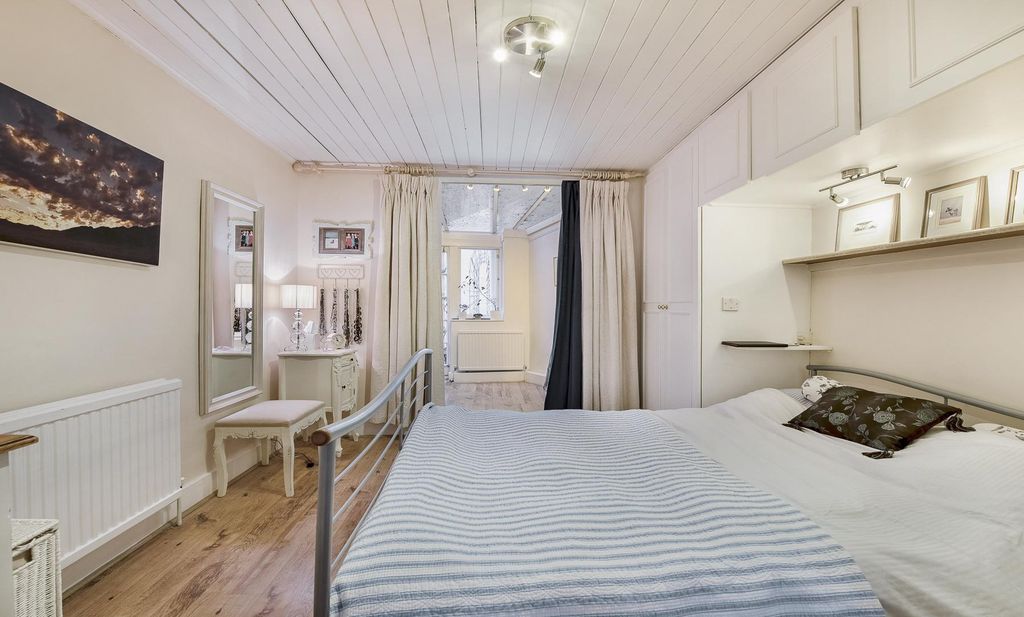 Property photo 3 of 7 View