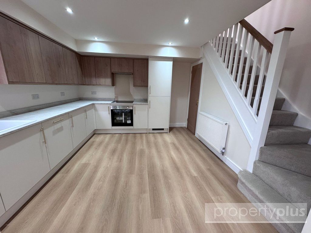 Property photo 2 of 17 Picture No. 14