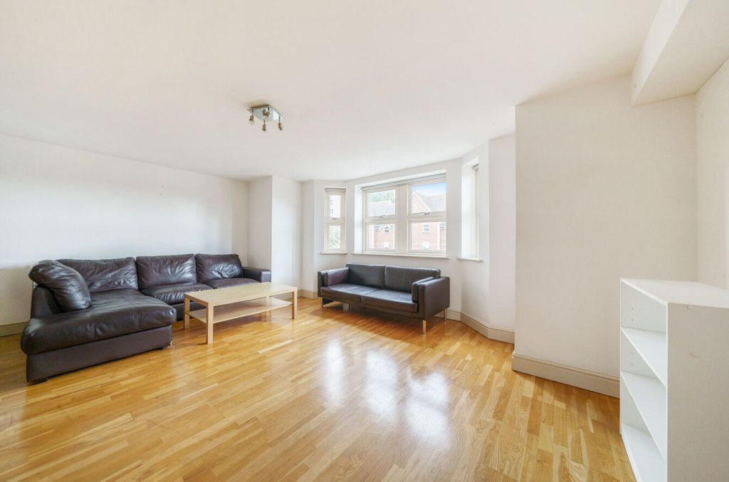Property photo 2 of 16 1023625 (1)
