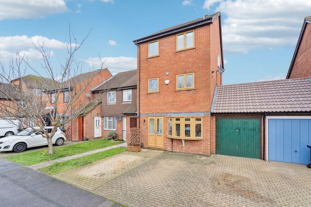 Property photo 1 of 27