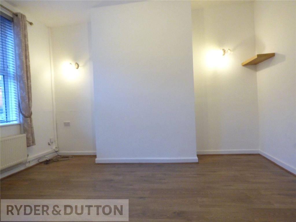 Property photo 2 of 10 Lounge