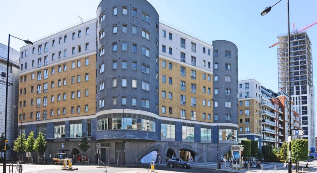 Property photo 2 of 7 Unit 14 Station Court Fulham Sw6 Office E2.Jpg