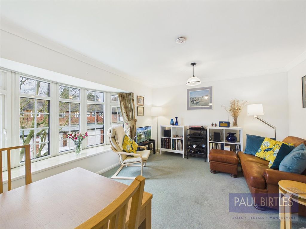 Property photo 2 of 18 Cam04378G0-Pr0284-Still019.Jpg