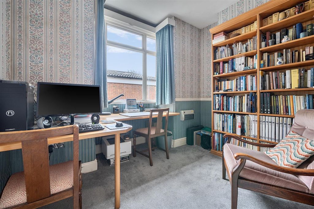 Additional image 6 of 6 bed semi-detached house for saleSt. Augustines Road, Bedford MK40