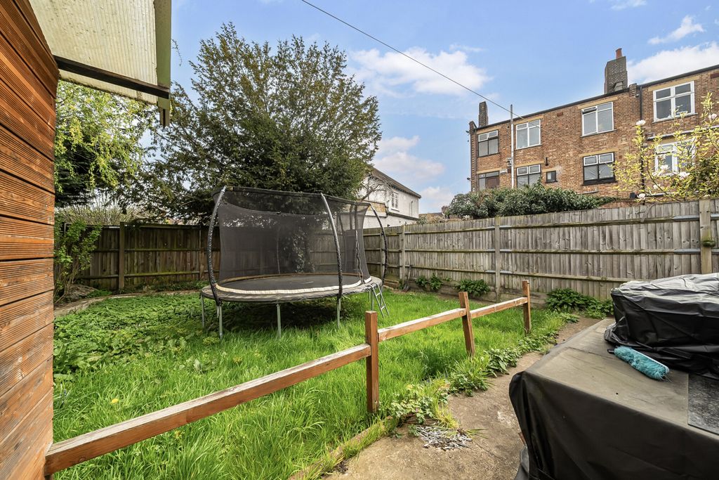 Additional image 6 of 3 bed flat for saleCroydon Road, Beckenham BR3