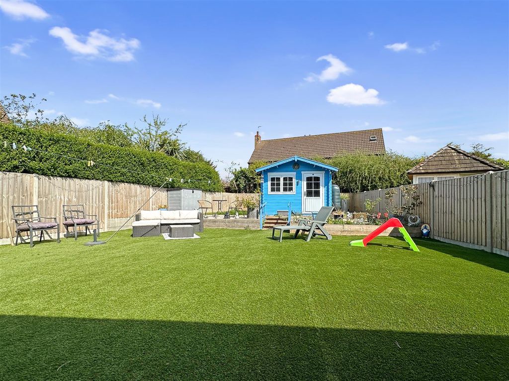 Property photo 3 of 17 Private Landscaped Garden 680