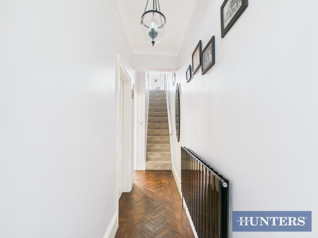 Property photo 2 of 15 Entrance Hall Alt