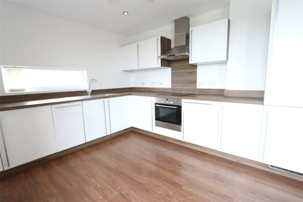 Property photo 3 of 12 Picture No. 27