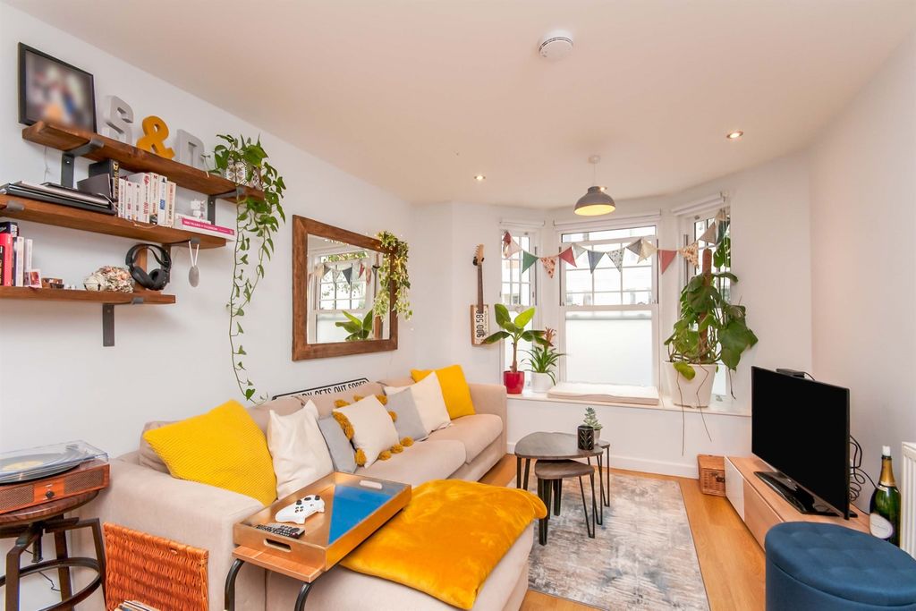 Property photo 2 of 8 Living Room