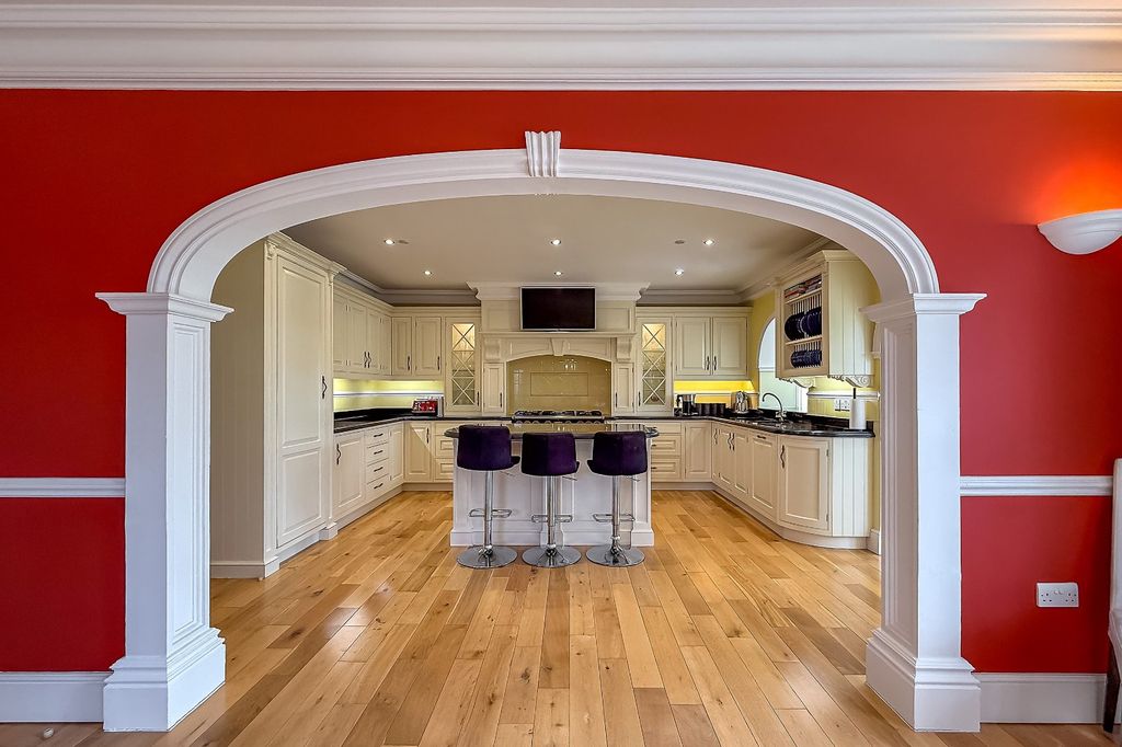 Property photo 3 of 63 Picture No. 22