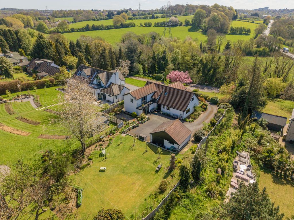 Property photo 3 of 62