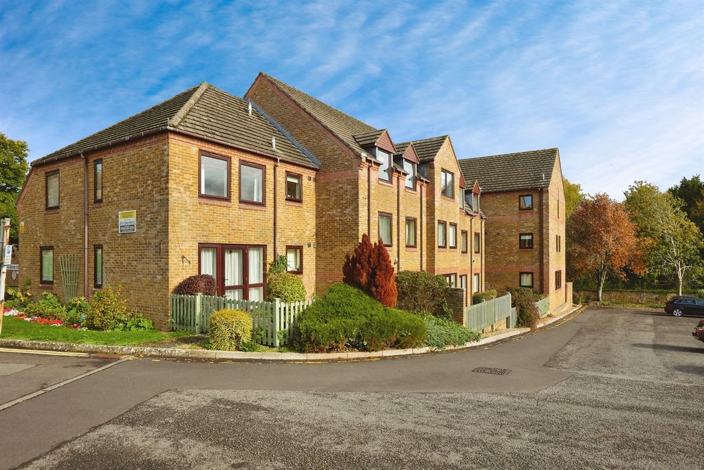 Property photo 1 of 17