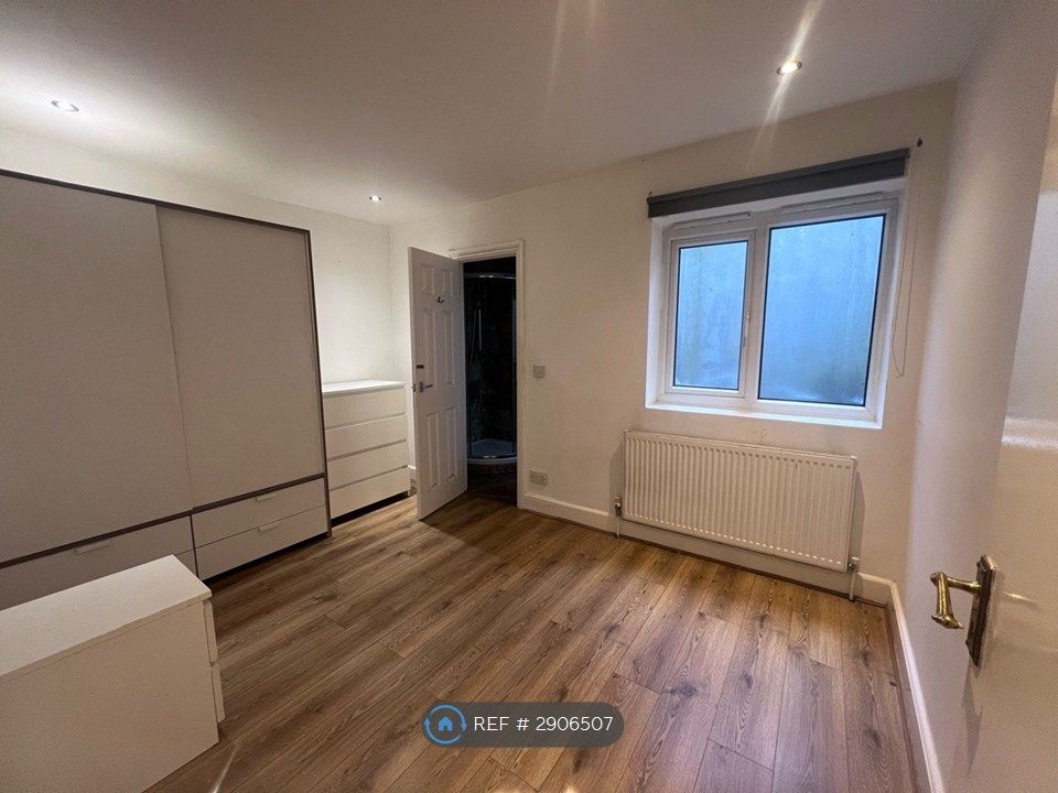 Property photo 2 of 3