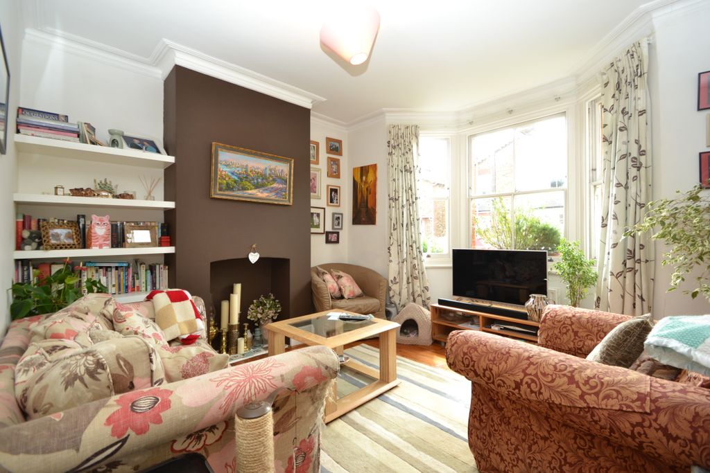 Property photo 2 of 8
