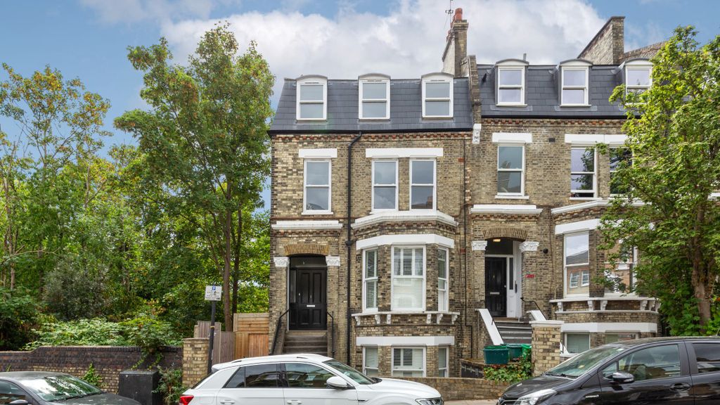 Property photo 1 of 8 Flat C, 1 Wyndham Crescent, Tufnell Park, London, N19 5Qj