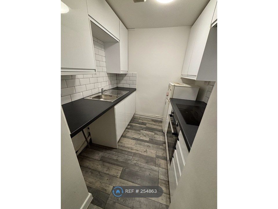 Property photo 1 of 13 Kitchen Pic 2