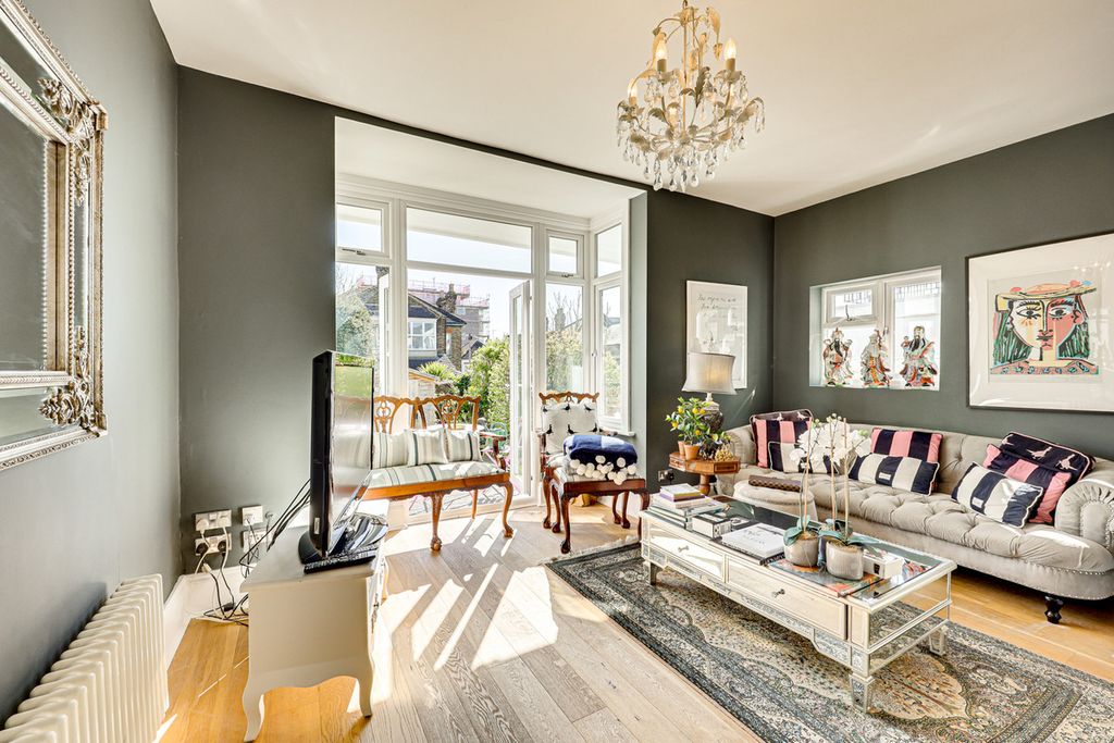 Property photo 2 of 26