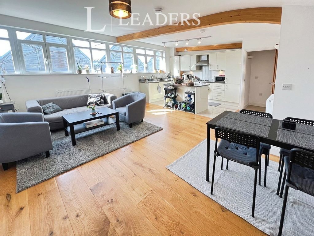 Property photo 2 of 11 Pbox-Img.Jpg