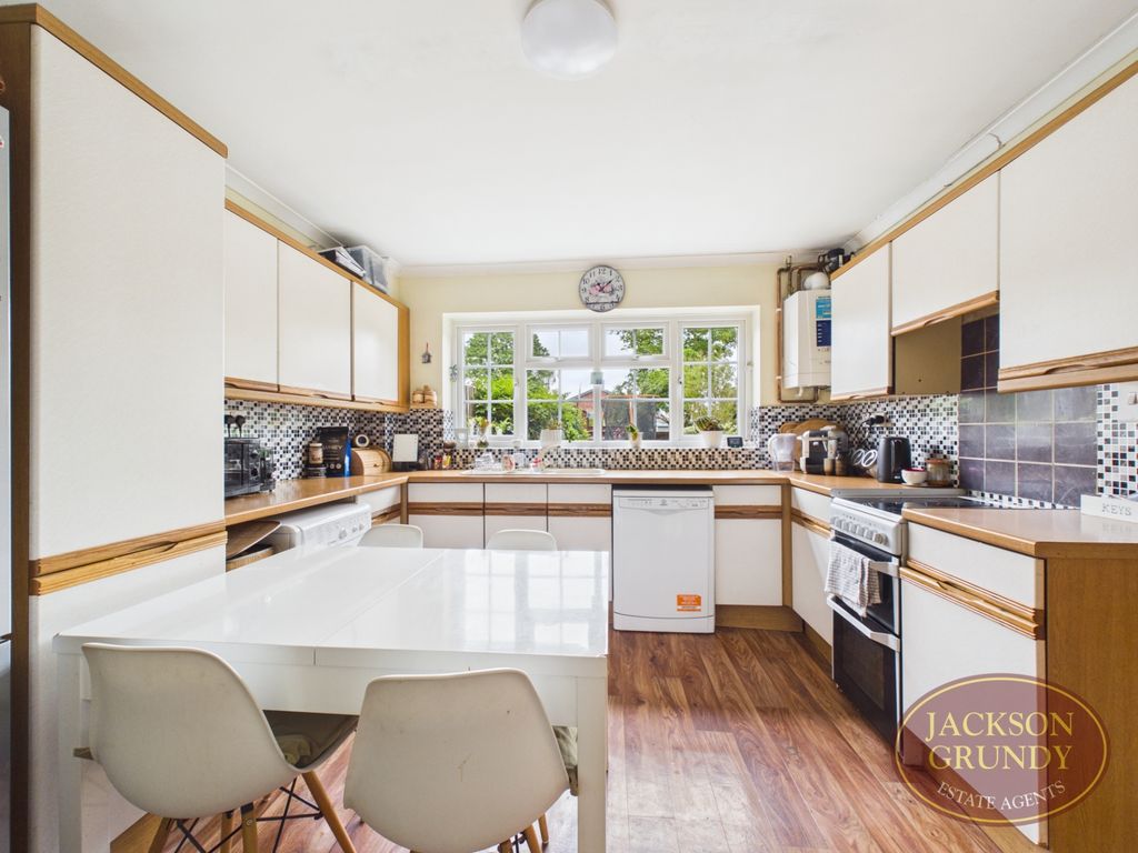Property photo 3 of 18 Harlestone Court