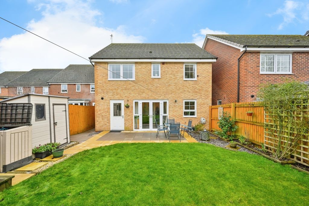 Property photo 3 of 12 Rear