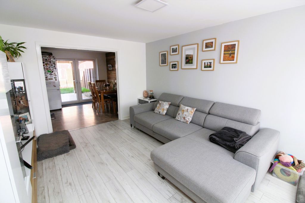 Property photo 3 of 34 Img_3839