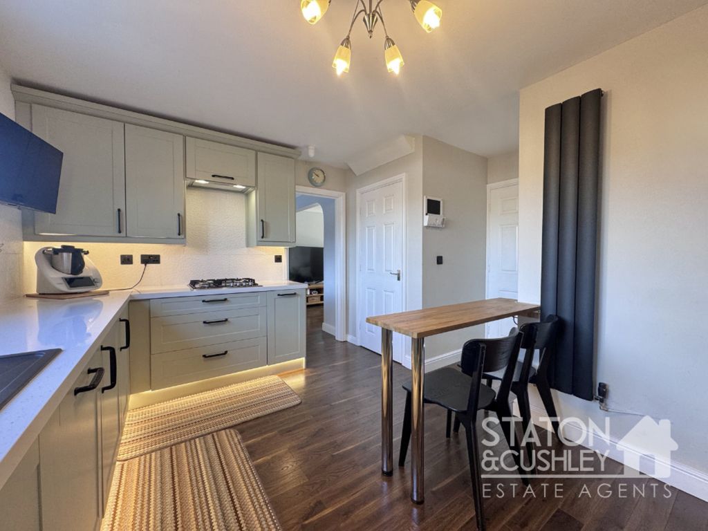 Property photo 3 of 28