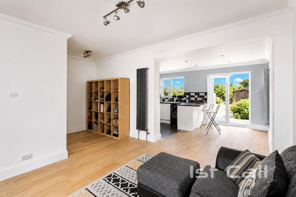 Property photo 3 of 19