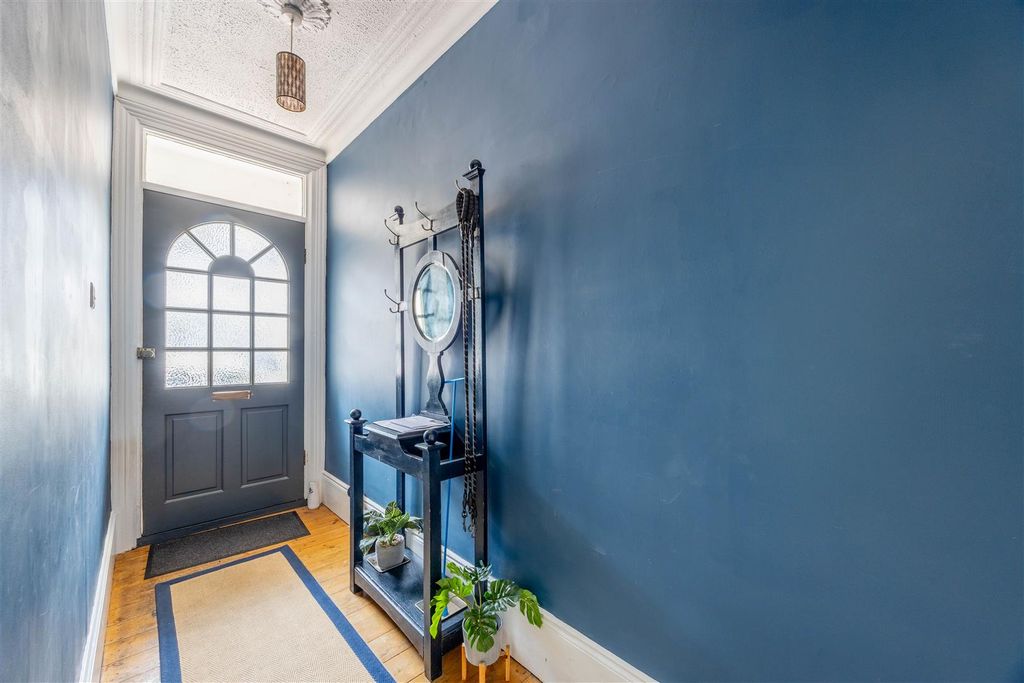 Property photo 2 of 9 2X9A4485-Hdr.Jpg