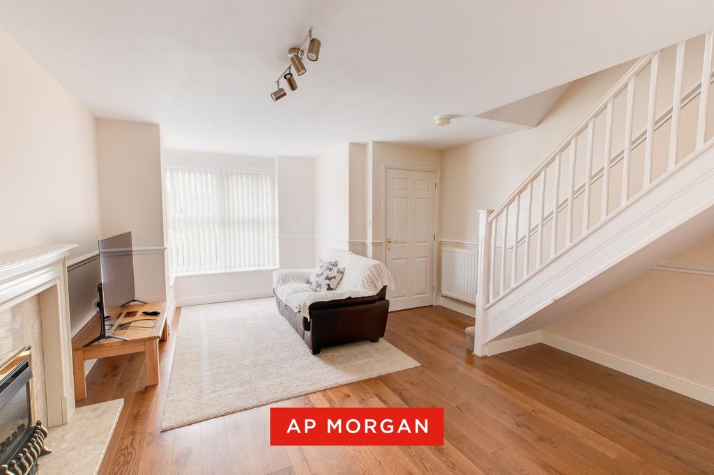 Property photo 2 of 17 Picture No. 15