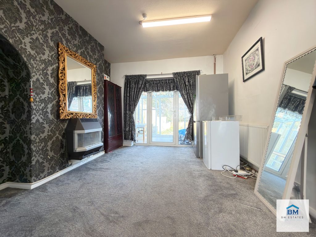 Property photo 3 of 10 Photo 3